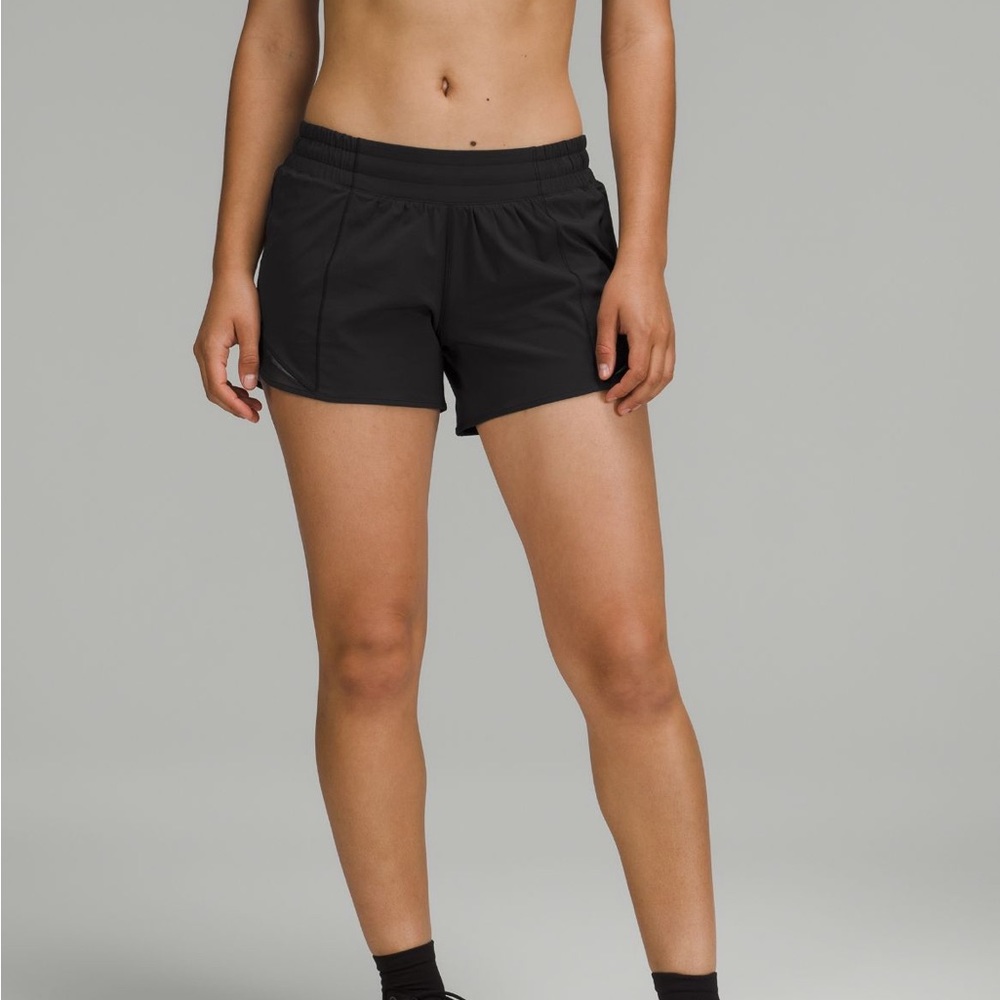 Lululemon Hotty Hots in Size 2 4”